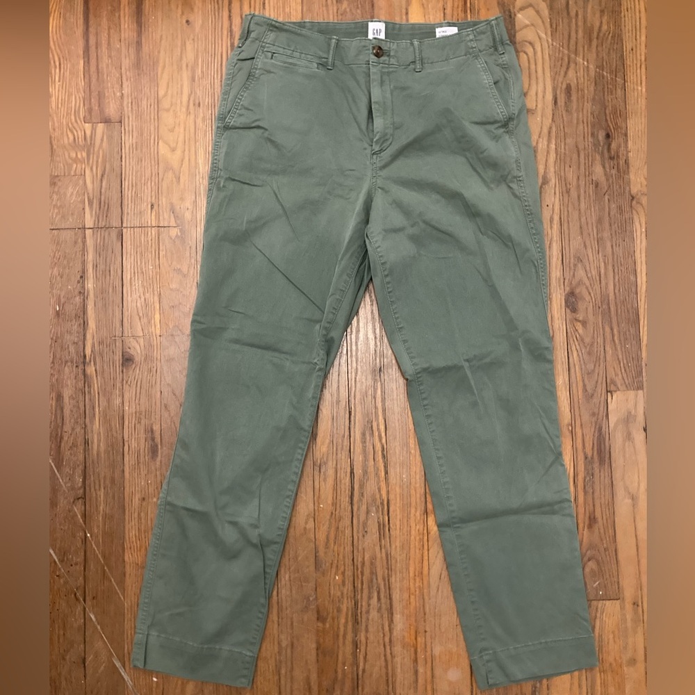 Gap Straight Leg Khaki in Green